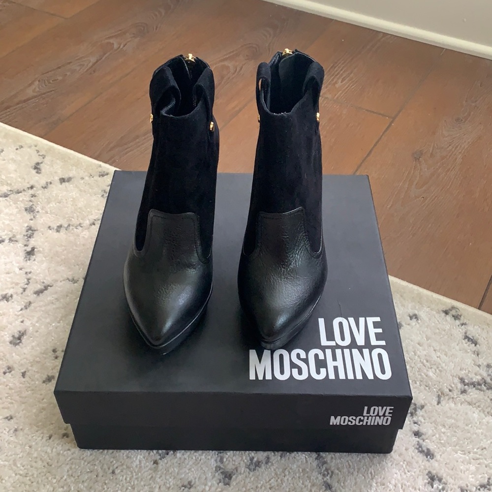 Black leather and suede booties